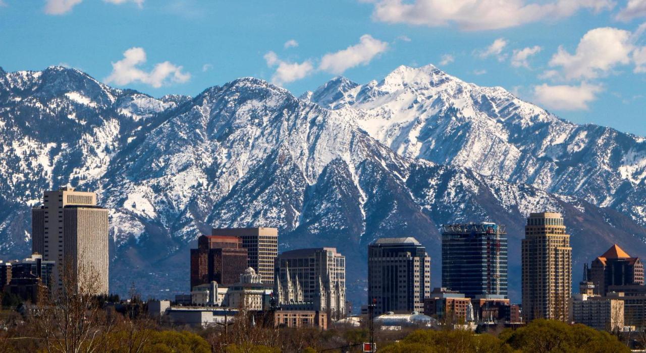 Modern Private Whole Unit 4 Bedroom Guest Suite King Bed Salt Lake City Eksteriør billede