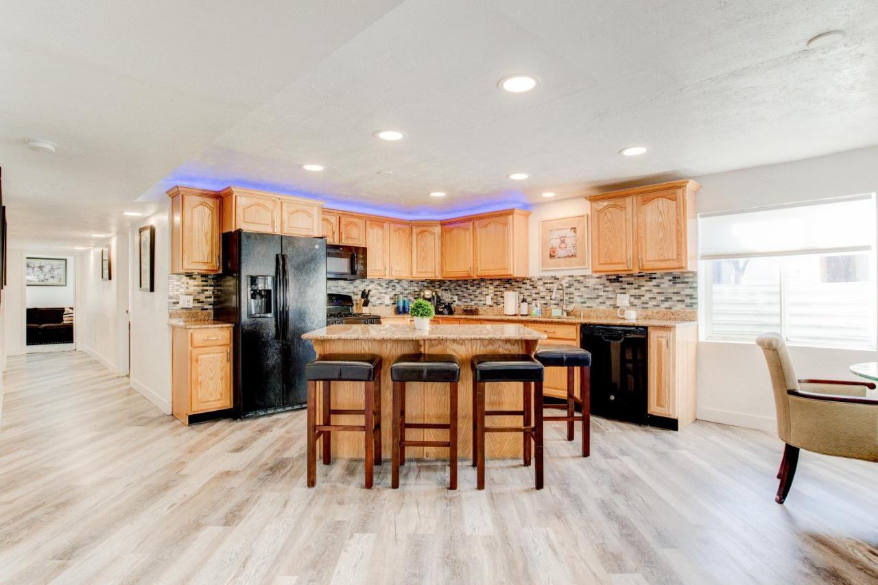 Modern Private Whole Unit 4 Bedroom Guest Suite King Bed Salt Lake City Eksteriør billede