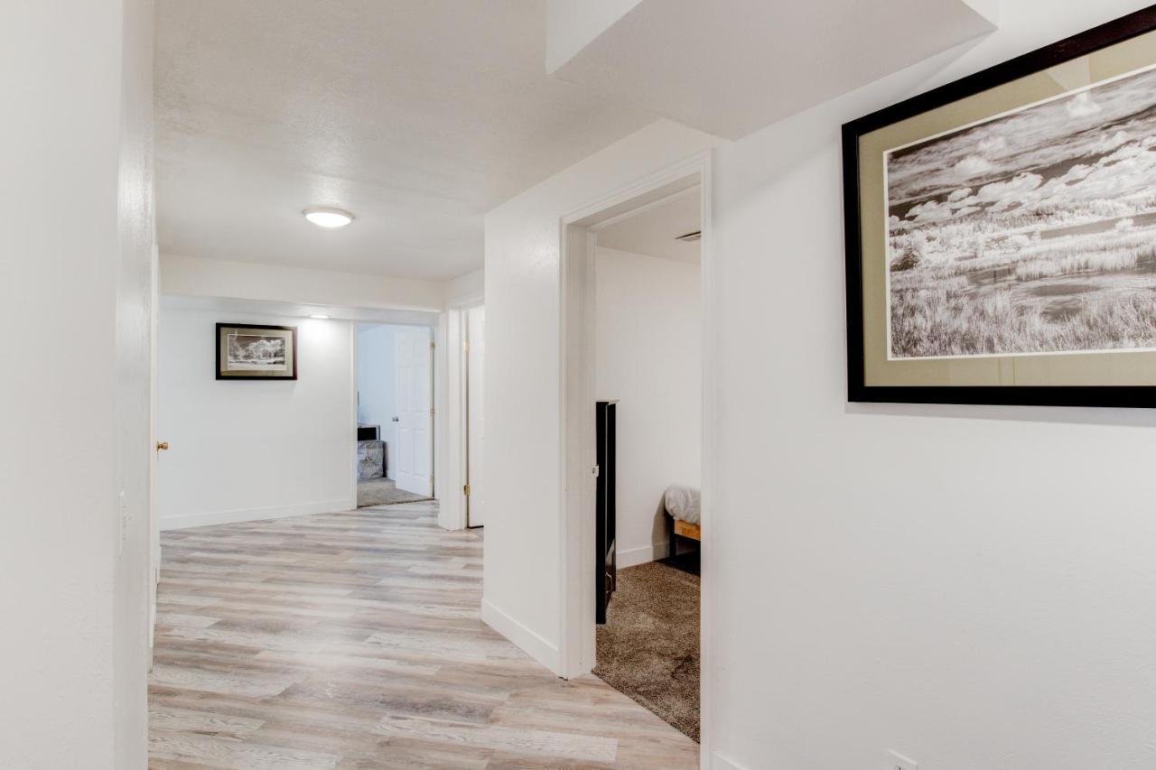 Modern Private Whole Unit 4 Bedroom Guest Suite King Bed Salt Lake City Eksteriør billede